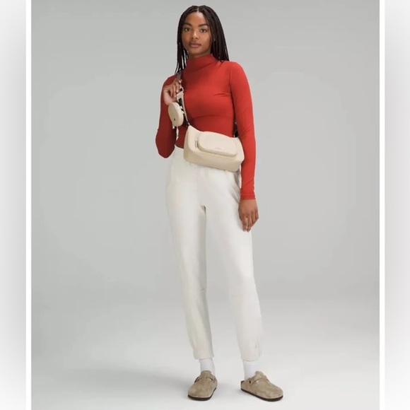 Rare! New with Tags!!! Lululemon Crossbody with Nano Pouch 2L Beige Neutral Tan - Picture 13 of 17